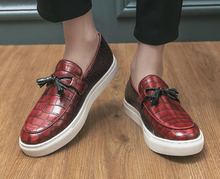 Load image into Gallery viewer, Noble Men's Crocodile Pattern Leather Tassel Loafers