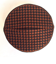Load image into Gallery viewer, Men's hand Embroidered Kufi