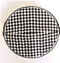 Load image into Gallery viewer, Men's hand Embroidered Kufi