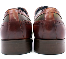 Load image into Gallery viewer, Classic Man Leather Oxford Wingtip Shoe