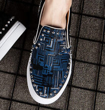 Load image into Gallery viewer, Men Casual Fashion Sneakers
